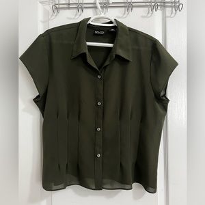 New York & Company Olive Green Short Sleeve Button Front Blouse